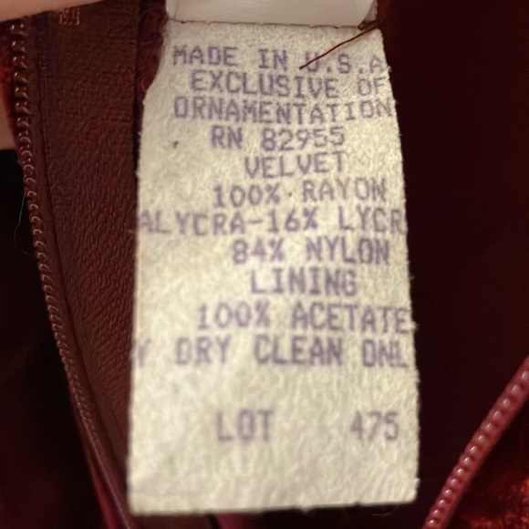 Stunning Vintage 90’s Burgundy Velvet Long Sleeve Mock Neck Gown Gothic Sz Small - Picture 5 of 15